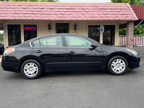 Super Black 2009 Nissan Altima 2.5 S