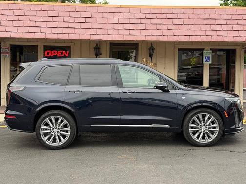 Stellar Black Metallic 2021 Cadillac XT6 Sport AWD