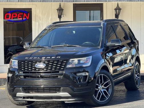 Black 2018 Ford Explorer sport