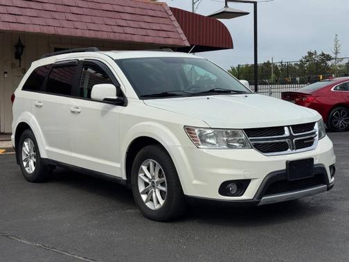 Pearl White Tri-Coat 2013 Dodge Journey SXT