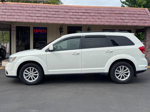 Pearl White Tri-Coat 2013 Dodge Journey SXT