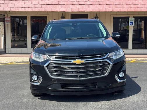 Mosaic Black Metallic 2020 Chevrolet Traverse LT Leather