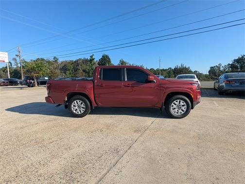 2024 Nissan Frontier SV
