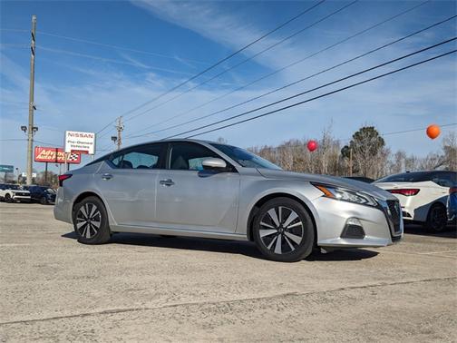2022 Nissan Altima 2.5 SV