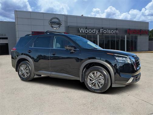 2024 Nissan Pathfinder SV