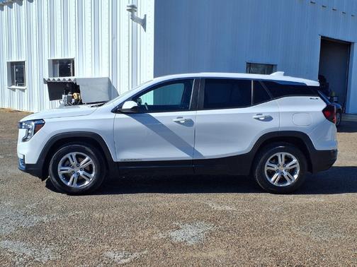 Summit White 2024 GMC Terrain SLE