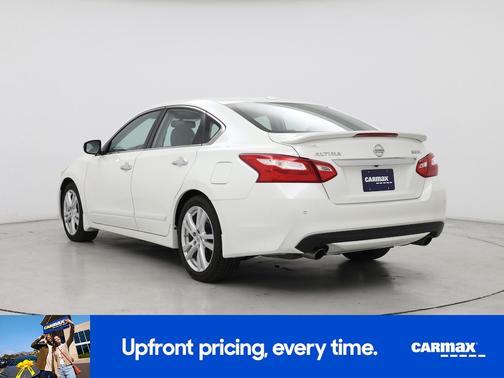 White 2017 Nissan Altima SL