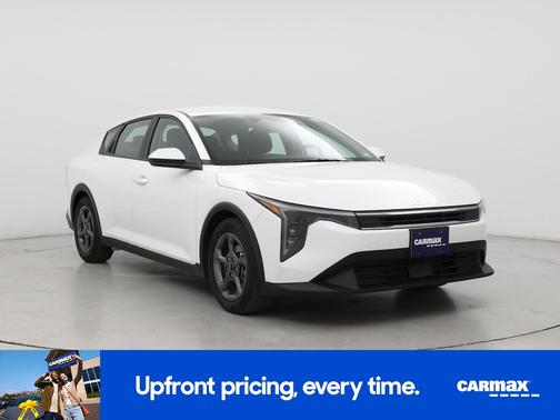 White 2025 Kia K4 LXS