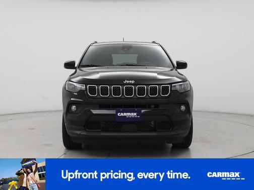 Black 2023 Jeep Compass Latitude Lux