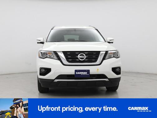 White 2018 Nissan Pathfinder SL