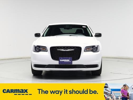 2019 Chrysler 300 Touring