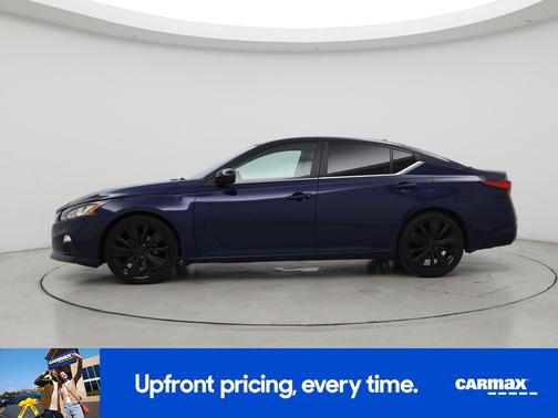 Blue 2019 Nissan Altima SR