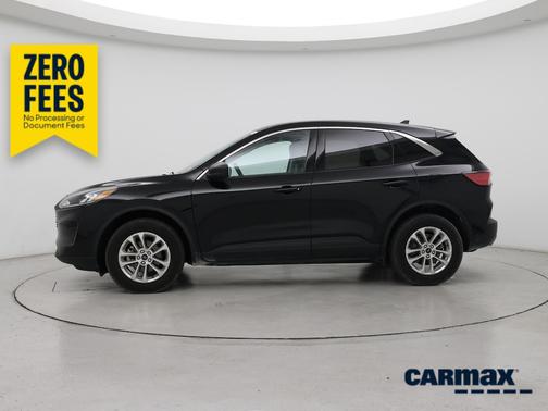 Black 2022 Ford Escape SE