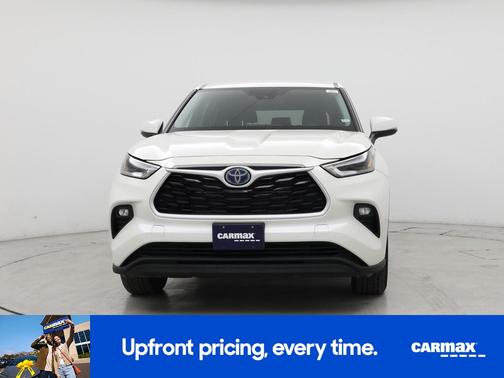 White 2021 Toyota Highlander Hybrid LE