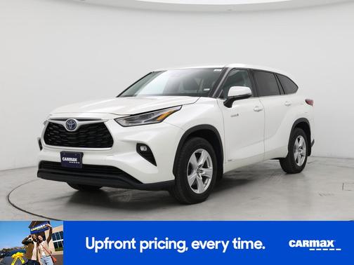 White 2021 Toyota Highlander Hybrid LE