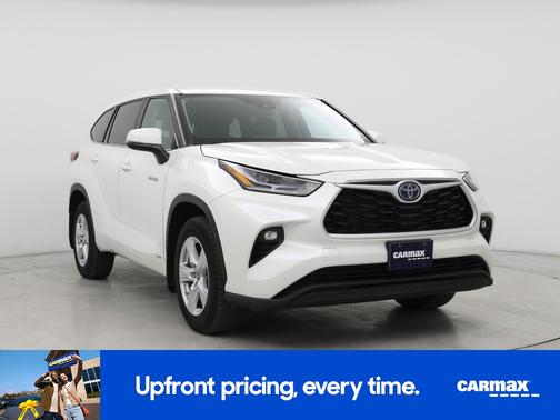 White 2021 Toyota Highlander Hybrid LE