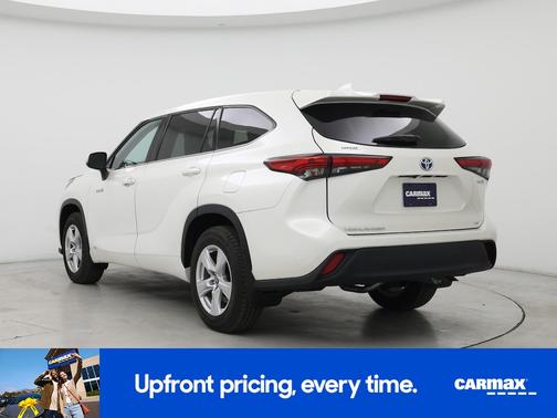 White 2021 Toyota Highlander Hybrid LE