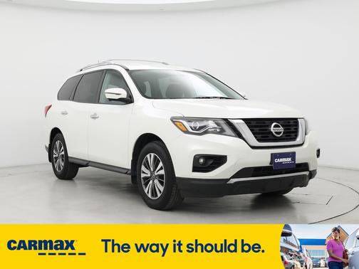 2017 Nissan Pathfinder SL