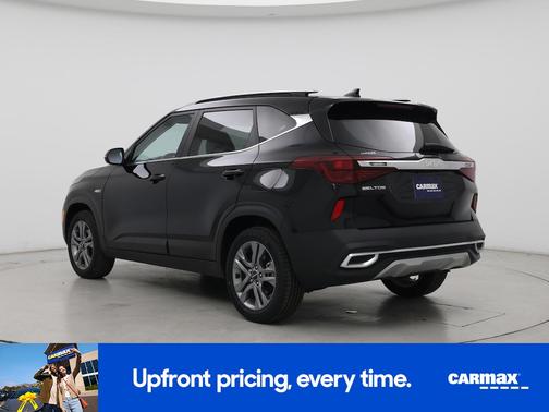 Black 2023 Kia Seltos S