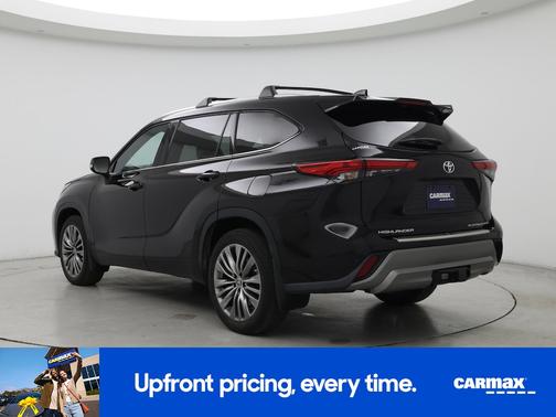 Black 2022 Toyota Highlander Platinum