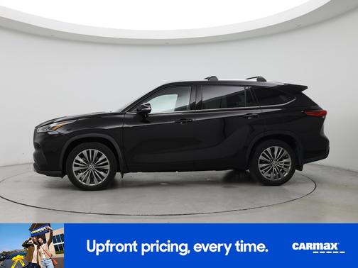 Black 2022 Toyota Highlander Platinum