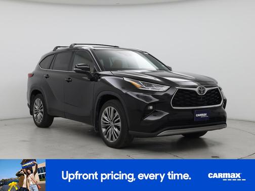 Black 2022 Toyota Highlander Platinum