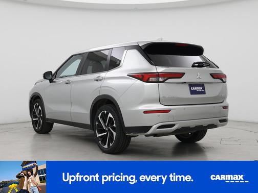 Silver 2024 Mitsubishi Outlander SE