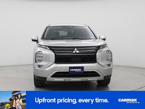 Silver 2024 Mitsubishi Outlander SE