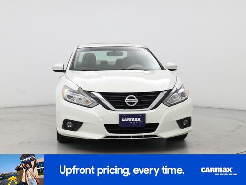 White 2017 Nissan Altima SV