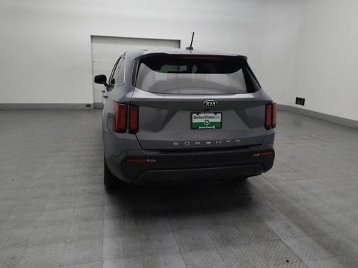 Everlasting Silver 2021 Kia Sorento LX