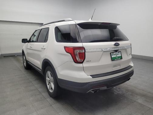 White 2019 Ford Explorer XLT