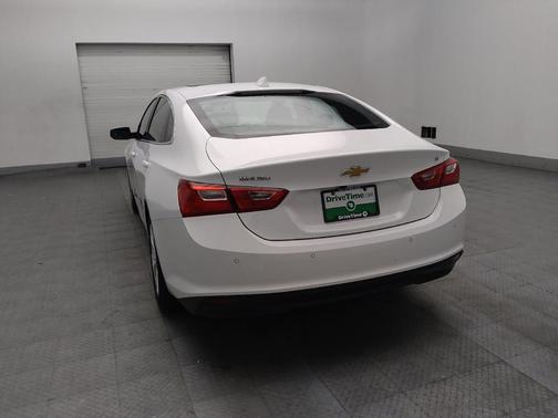 Summit White 2024 Chevrolet Malibu FWD 1LT