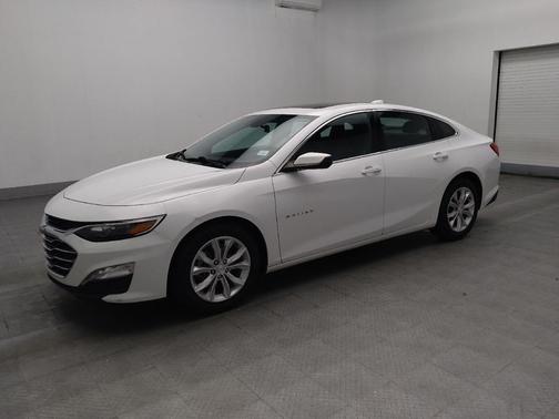 Summit White 2024 Chevrolet Malibu FWD 1LT