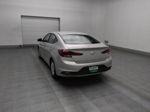 2019 Hyundai ELANTRA SE