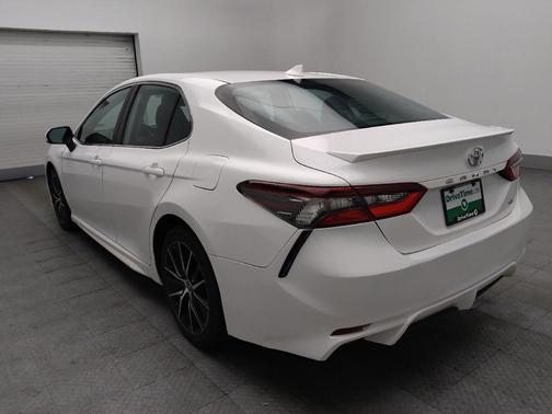 White 2022 Toyota Camry SE