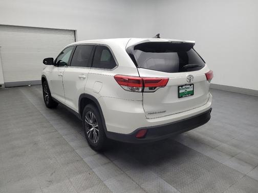 2019 Toyota Highlander LE I4