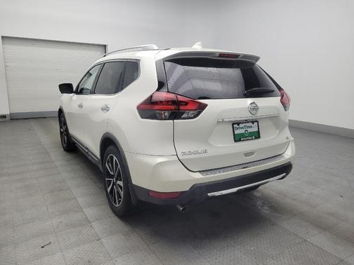 Pearl White 2018 Nissan Rogue SL