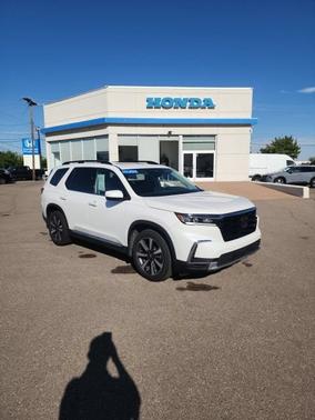Platinum White Pearl 2023 Honda Pilot