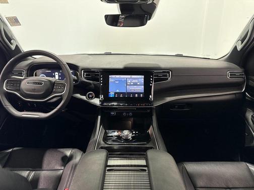 2023 Jeep Wagoneer Series II