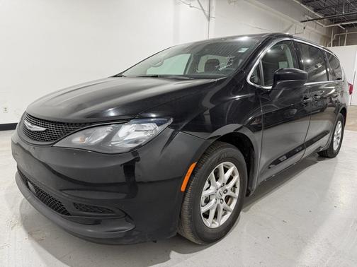 2024 Chrysler Voyager LX