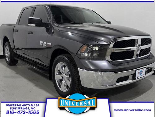 2019 RAM 1500 SLT