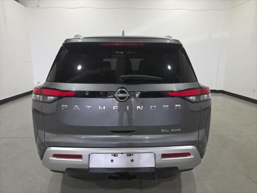 2022 Nissan Pathfinder SL 4WD