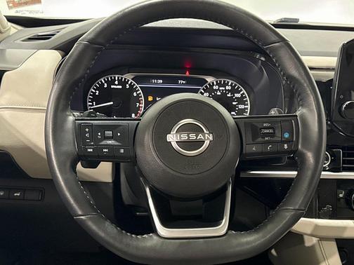 2022 Nissan Pathfinder SL 4WD