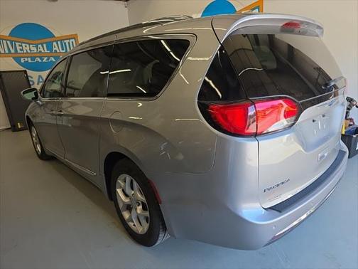 2018 Chrysler Pacifica Touring-L Plus