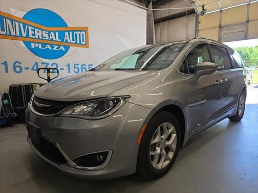 2018 Chrysler Pacifica Touring-L Plus