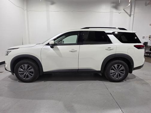 2022 Nissan Pathfinder SV 4WD