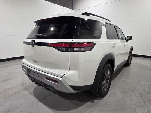 2022 Nissan Pathfinder SV 4WD