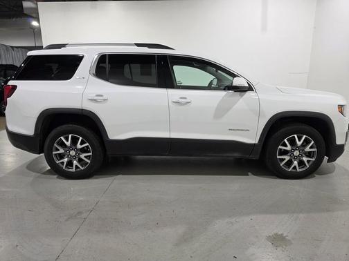2023 GMC Acadia AWD SLT