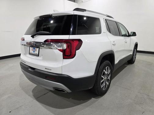2023 GMC Acadia AWD SLT