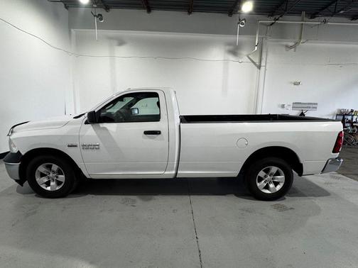 Bright White Clearcoat 2017 RAM 1500 Tradesman